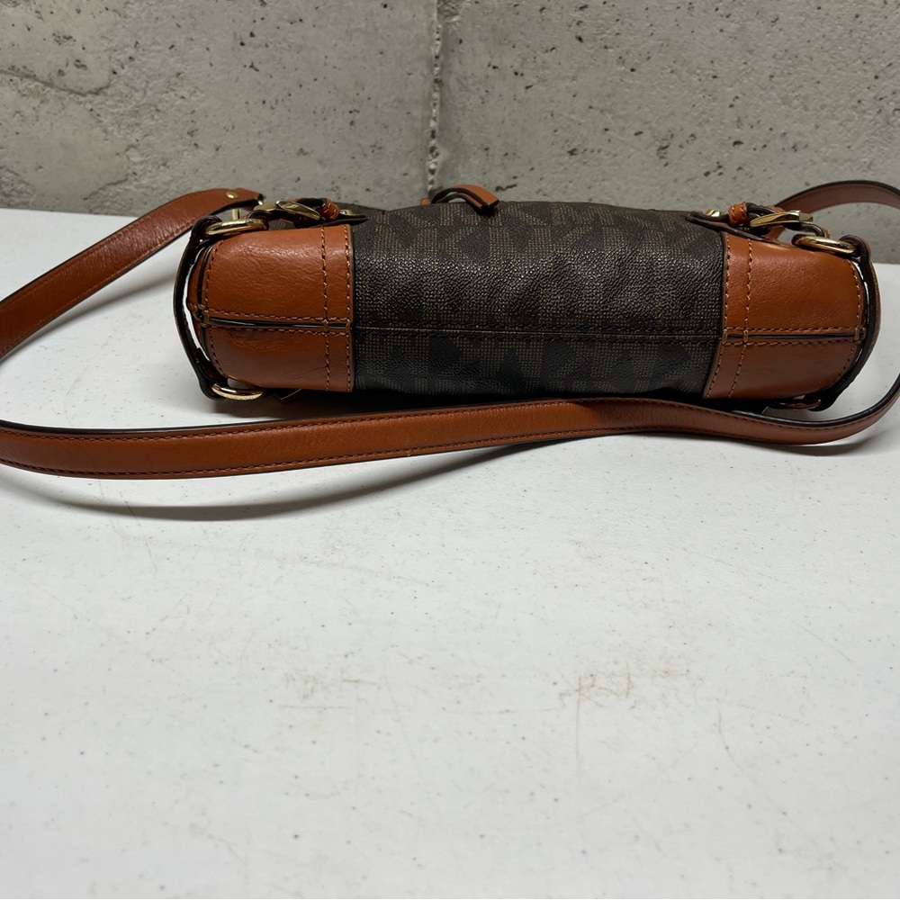 Michael Michael Kors Fallon Medium Messenger Bag. - image 3